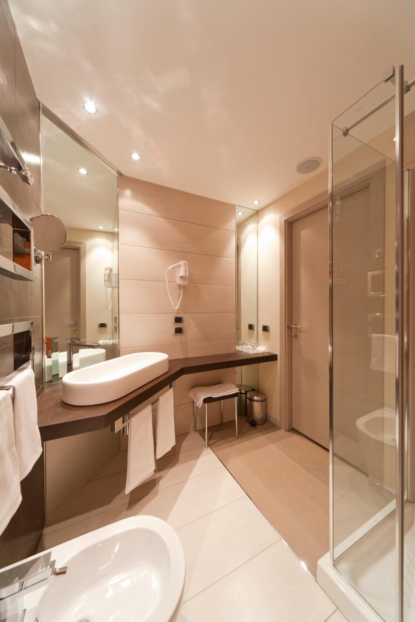 Premium Double or Twin Room,844765679:JPEG