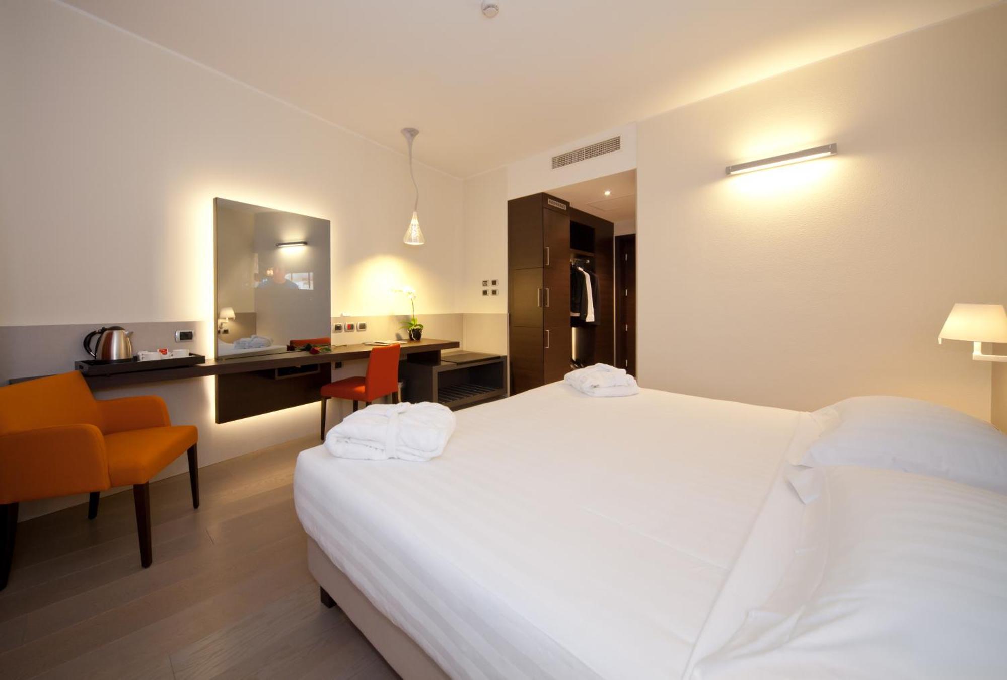 Executive Double or Twin Room,844766720:JPEG